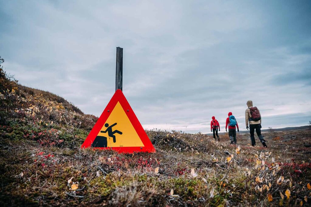 Vorsicht Absturzgefahr, Warnschild, Island