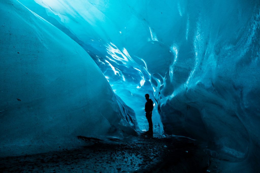 Island im Dezember, Eishöhle, Wanderung