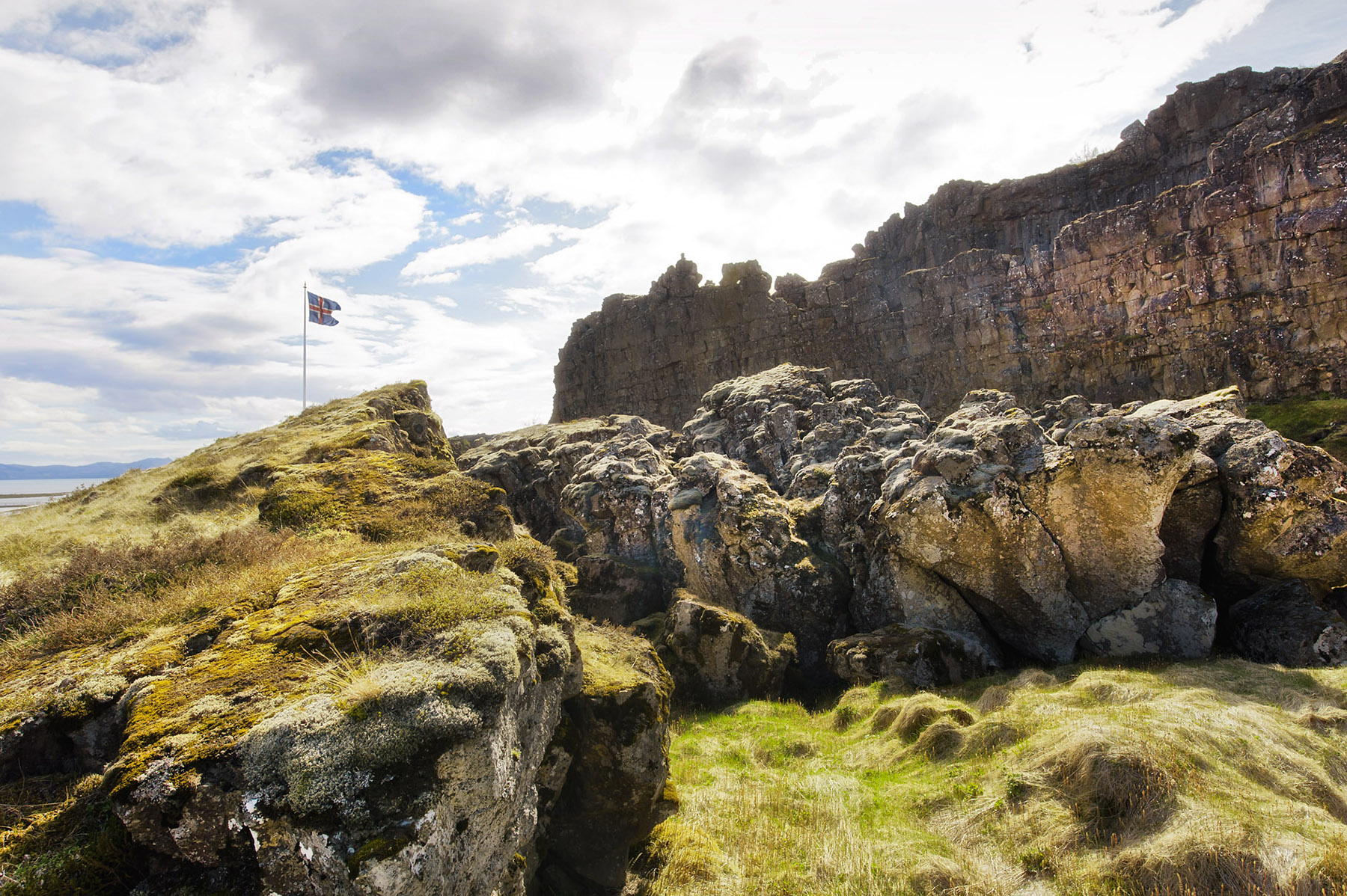 Im Nationalpark Thingvellir wurde im Jahr 1000 die Annahme des Christenums beschlossen.