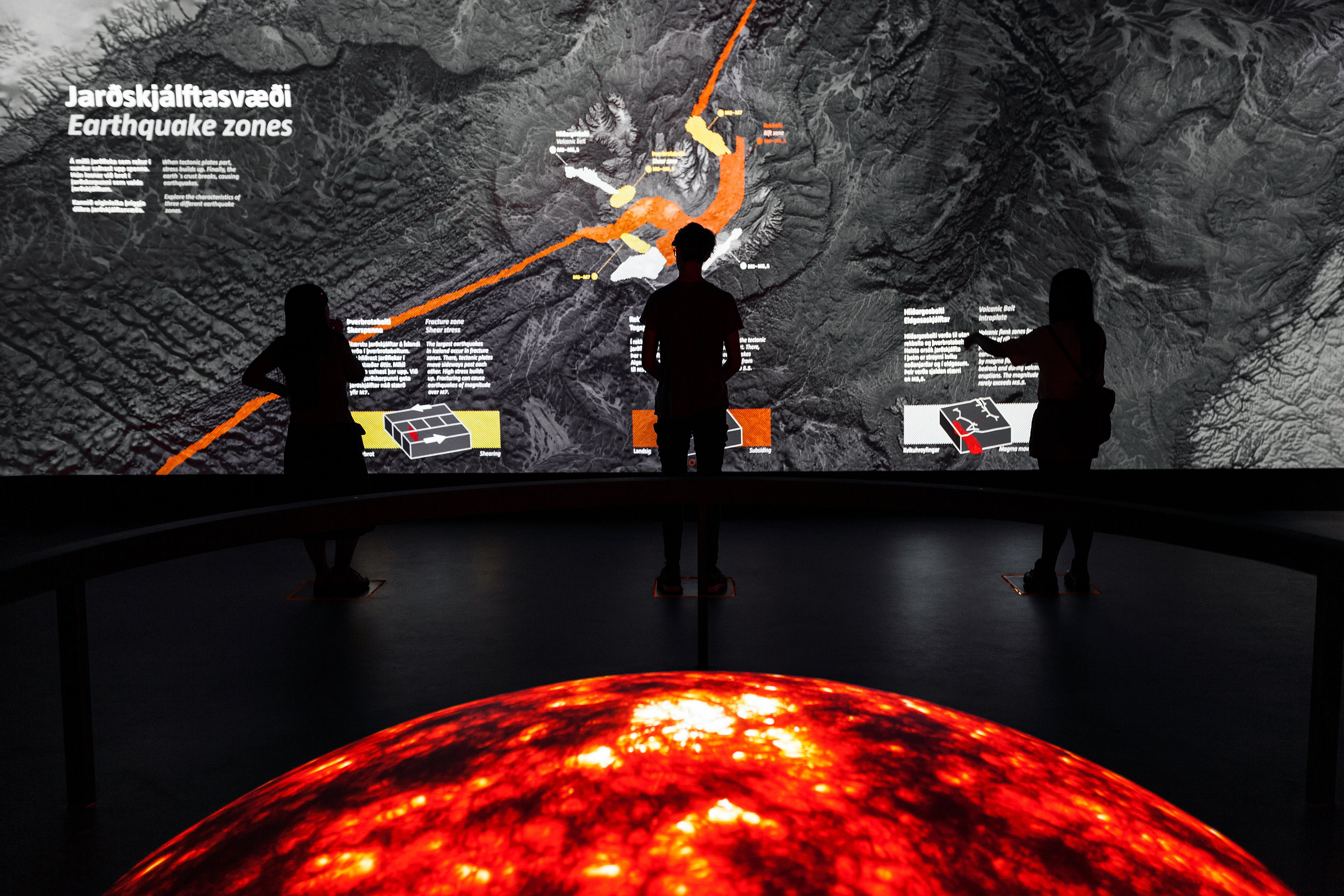 Ausstellung über Vulkane und Lava