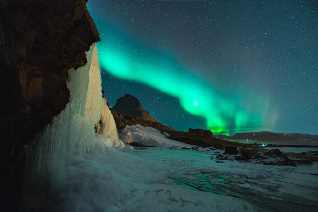 Polarlicht, Wasserfall, Island